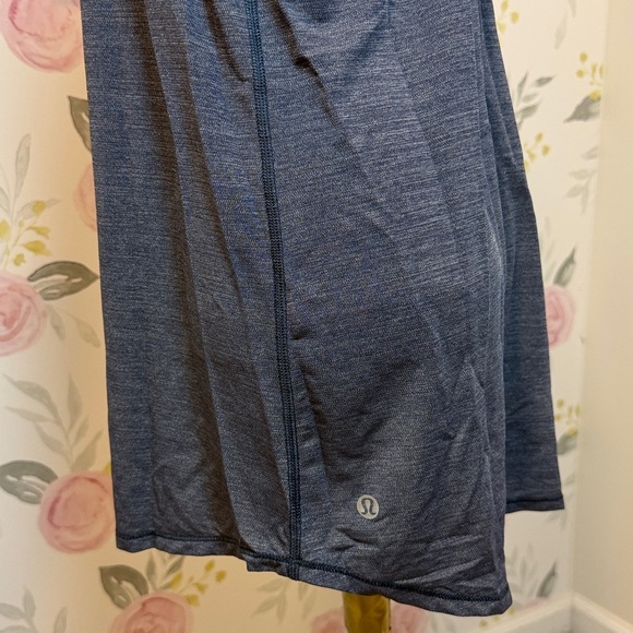 Lululemon Hot Like Agni Singlet
Heathered Dark Grey/Navy Blue - Picture 3 of 6